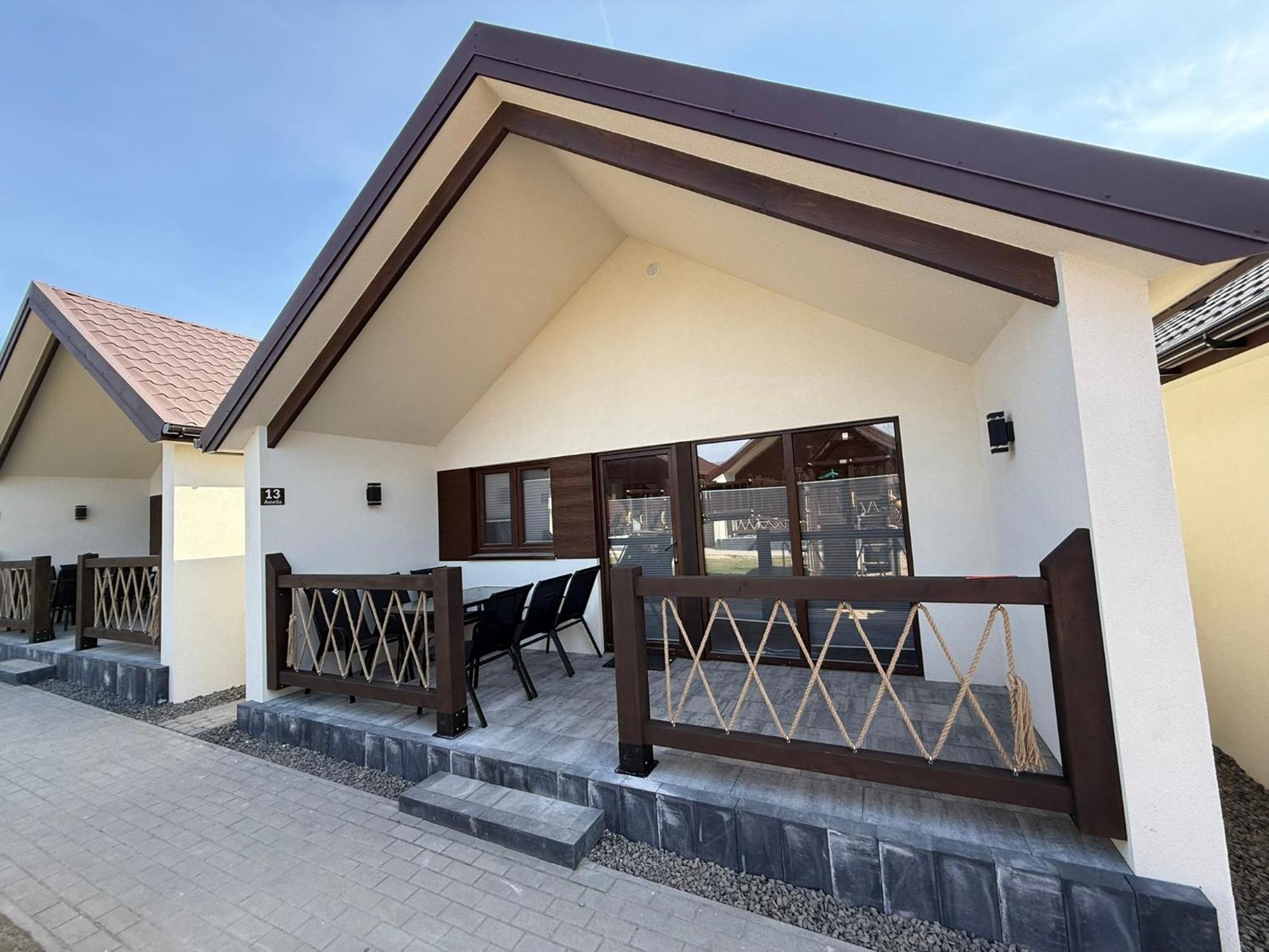 Osrodek Wczasowy Amelia Hotel Jaroslawiec Exterior photo